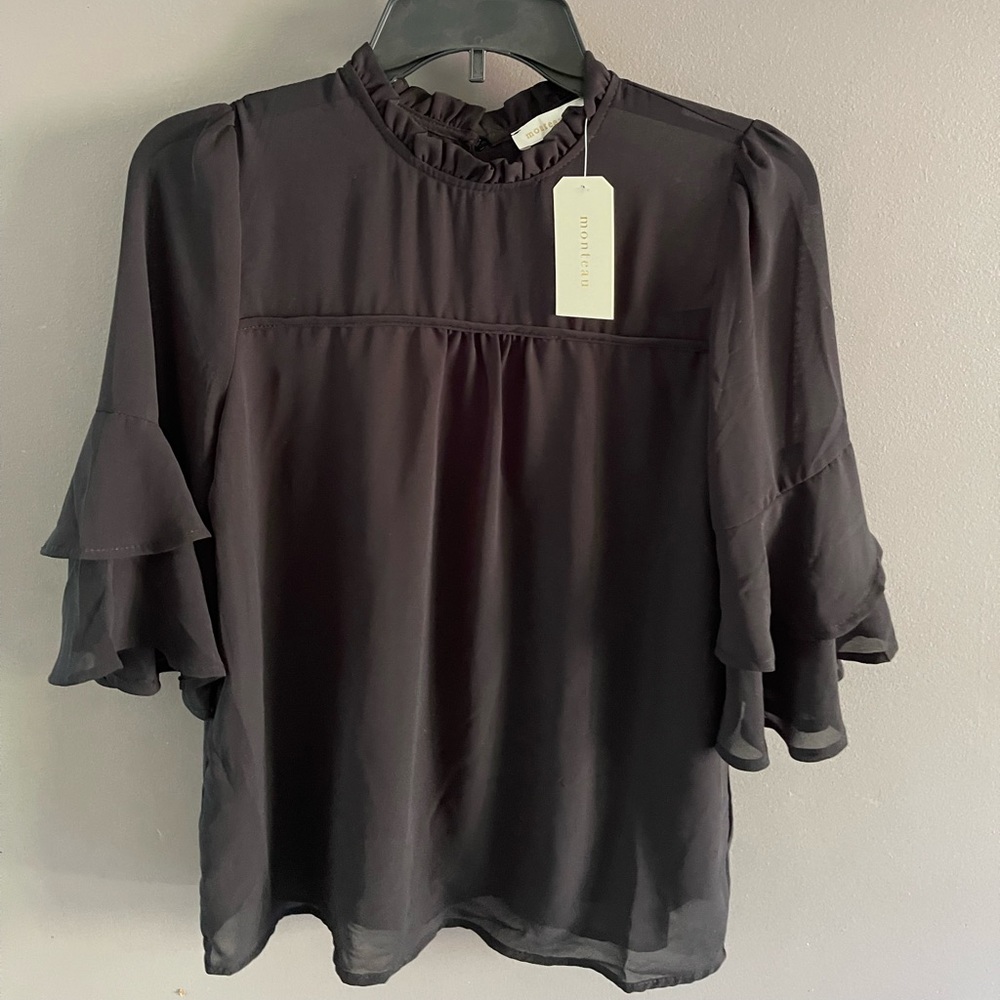Quarter sleeve size small blouse, new with tags.